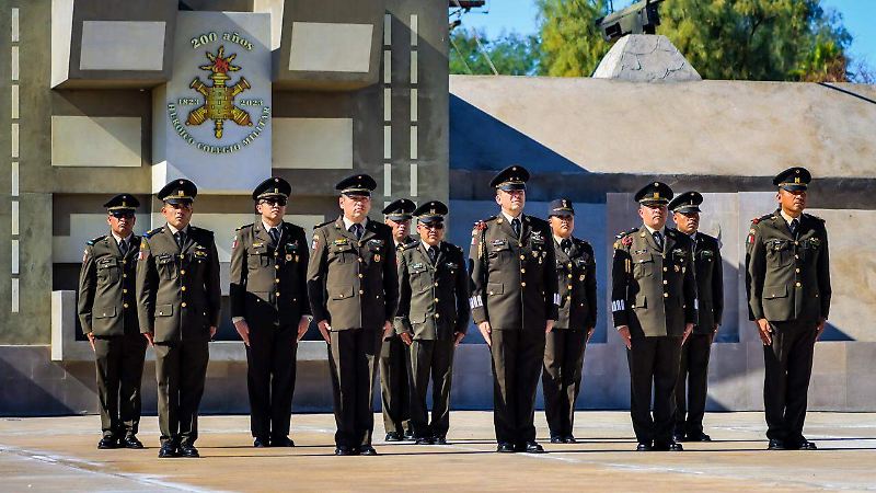 Ascienden de rango a diez militares